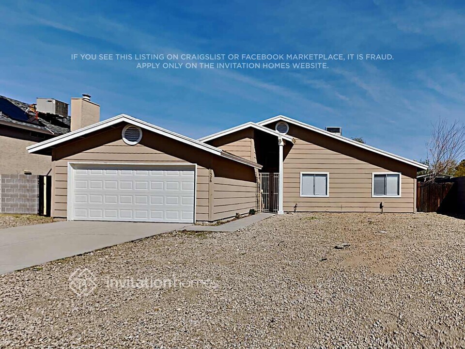 7526 W Desert Cove Ave in Peoria, AZ - Building Photo