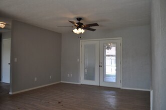 6805 NW 63rd Terrace in Oklahoma City, OK - Building Photo - Building Photo