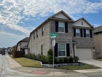 2284 Red Mule Ln in Carrollton, TX - Foto de edificio - Building Photo