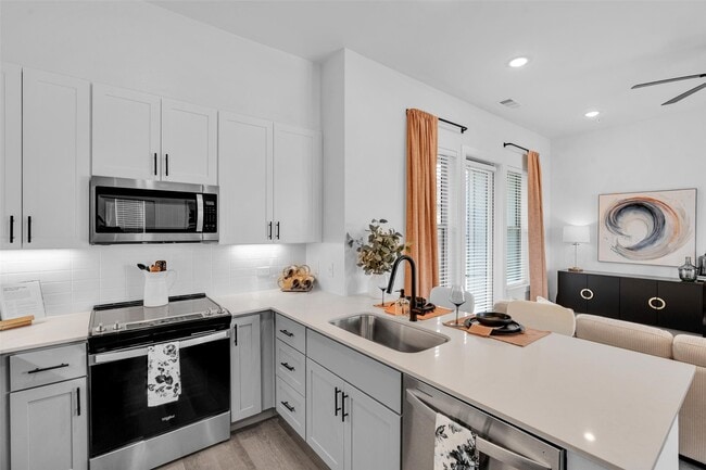 1500 Bernard St in Garland, TX - Foto de edificio - Building Photo