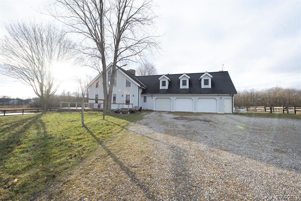 4773 Mack Ave in Howell, MI - Building Photo