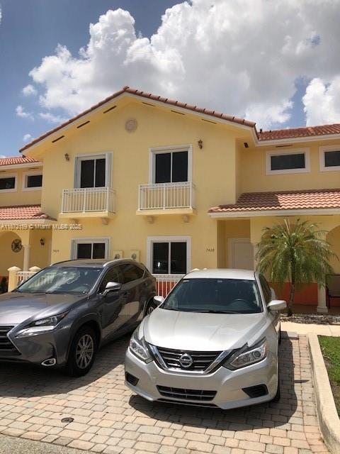 7428 NW 178th St in Hialeah, FL - Building Photo