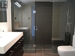 866 College St in Toronto, ON - Building Photo - Building Photo