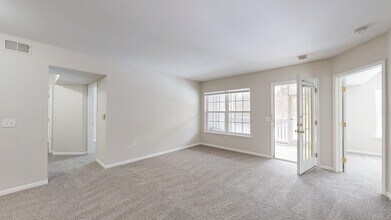 2740 S Knightsbridge Cir in Ann Arbor, MI - Building Photo - Building Photo