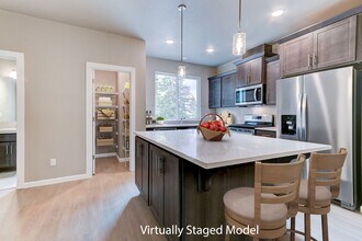 21319 SW Ortiz Ln in Beaverton, OR - Building Photo - Building Photo