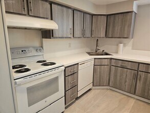 43 Hartman Hill Rd in Huntington, NY - Building Photo - Building Photo