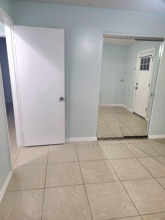 111 Hermosillo Dr in Kissimmee, FL - Foto de edificio