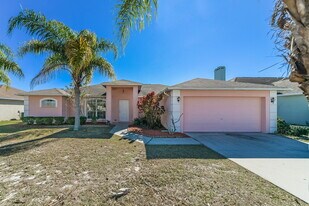 7172 Summit Dr, Unit 2 in Winter Haven, FL - Building Photo