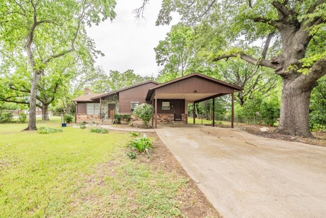 1344 Mulholland Dr in Grapevine, TX - Building Photo - Building Photo