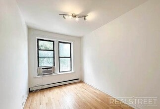 Nostrand Avenue, Unit 2R in Brooklyn, NY - Foto de edificio - Building Photo