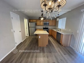 1551 E Betsy Ln in Gilbert, AZ - Foto de edificio - Building Photo