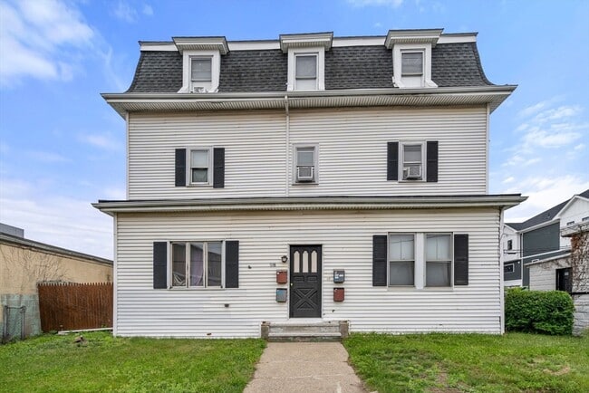 property at 98-102-102 Franklin St