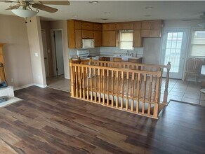 1084 E Santa Fe St, Unit 1084 in Gardner, KS - Building Photo - Building Photo