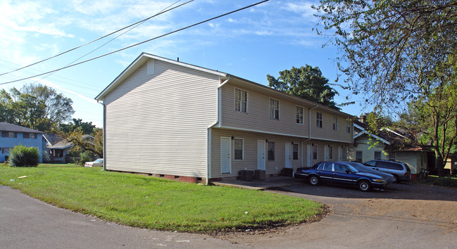 2055 Washington Ave in Knoxville, TN - Foto de edificio - Building Photo