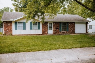 918 Skyline Dr in Danville, IL - Building Photo - Building Photo
