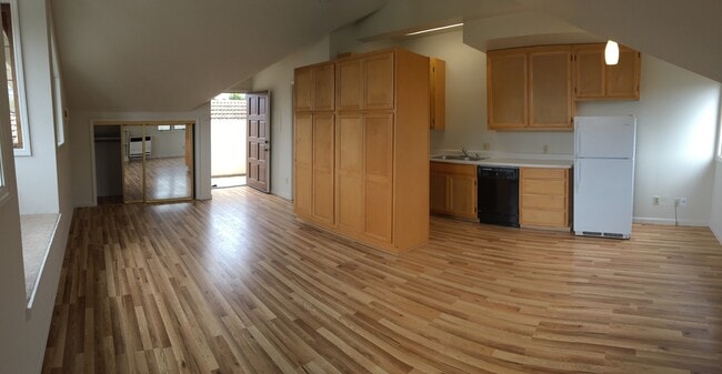 237 Lighthouse Ave in Monterey, CA - Building Photo - Building Photo