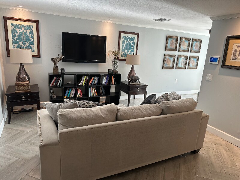 9208 N 28th St in Tampa, FL - Building Photo