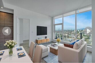 660 Quayside Dr in New Westminster, BC - Building Photo - Building Photo