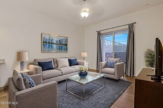 308 S Manzanita Dr in El Paso, TX - Building Photo - Building Photo