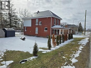 21 Johnson Rd in Brantford, ON - Building Photo - Building Photo