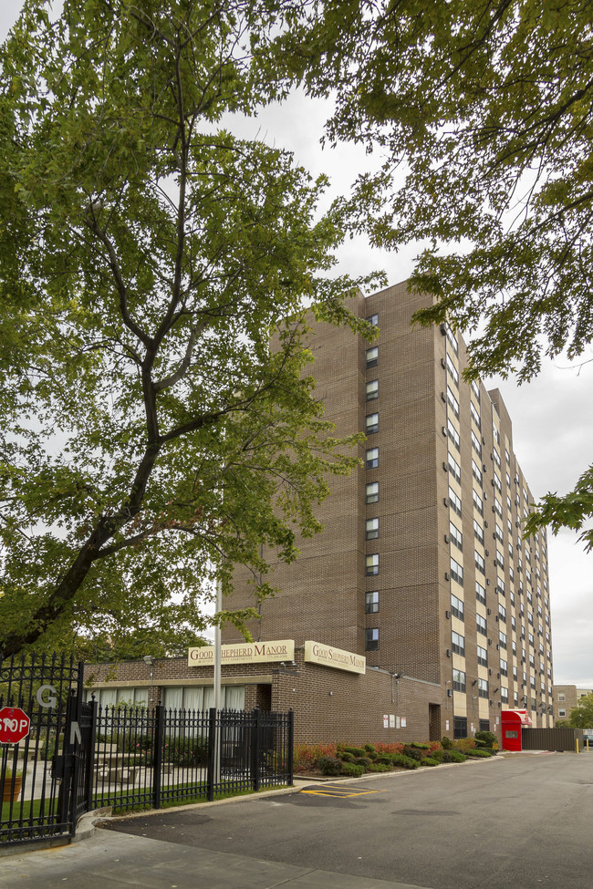 Good Shephard Manor in Chicago, IL - Foto de edificio - Building Photo