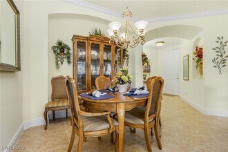 28251 Lisbon Ct in Bonita Springs, FL - Foto de edificio - Building Photo