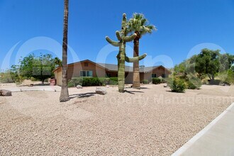10312 E Cactus Rd in Scottsdale, AZ - Building Photo - Building Photo