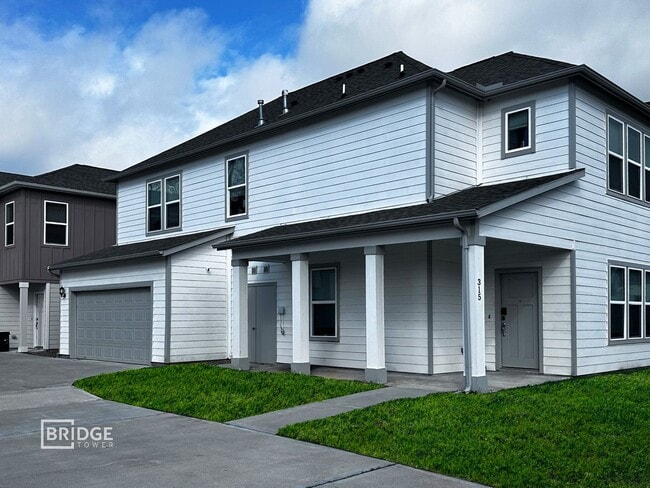 315 Huisache St in Lake Jackson, TX - Building Photo - Building Photo