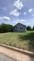 311 W Grant St in Meade, KS - Building Photo
