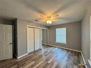 615 Melrose St in Seguin, TX - Building Photo - Building Photo