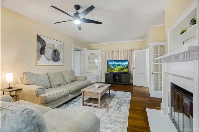 property at 4815 Lee Ave