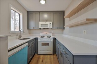 955 Tilden St NW in Atlanta, GA - Building Photo