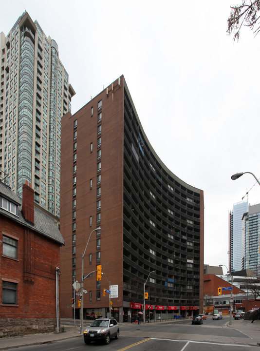 Asquith Park in Toronto, ON - Building Photo