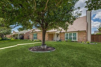1926 Cedar Ridge Dr in Lewisville, TX - Building Photo - Building Photo