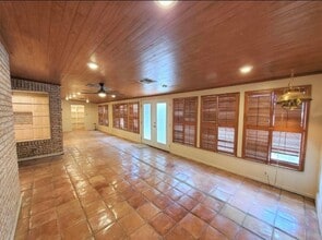 21 Larkwood Ln in Del Rio, TX - Building Photo - Building Photo