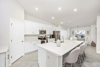 17505 Opal Sand Dr, Unit 206 in Venice, FL - Building Photo - Building Photo