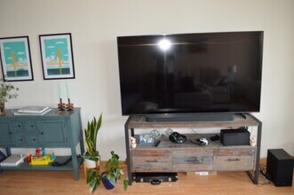60 Longwood Ave, Unit 605 in Brookline, MA - Building Photo - Building Photo