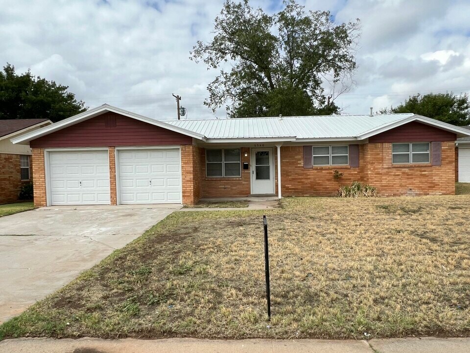 5540 18th St in Lubbock, TX - Building Photo