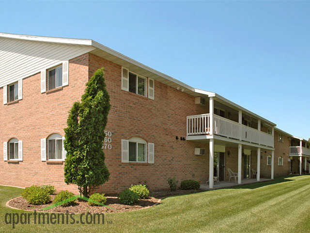 De Pere Apartments in De Pere, WI - Building Photo