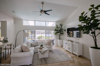 386 Ashbury Way in Naples, FL - Building Photo - Building Photo