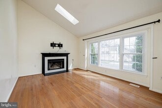 7710 Green Garland Dr in Springfield, VA - Building Photo - Building Photo