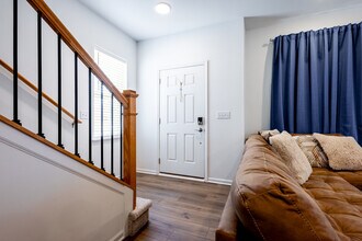 1300 Kentwood Dr in Hampshire, IL - Building Photo - Building Photo