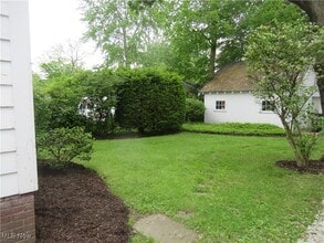142 E Bridge St in Berea, OH - Building Photo - Building Photo