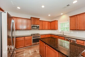 5660 Halsey trc in Atlanta, GA - Building Photo - Building Photo