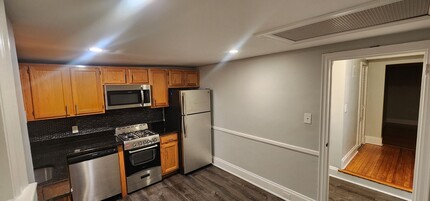 Art Deco Charm in the Heart of Downtown in Millburn, NJ - Foto de edificio - Interior Photo