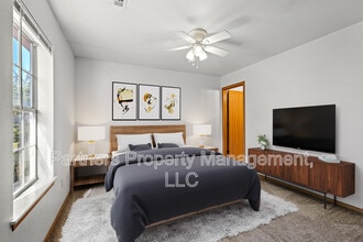 892 S Curtis Ave in Fayetteville, AR - Building Photo - Building Photo