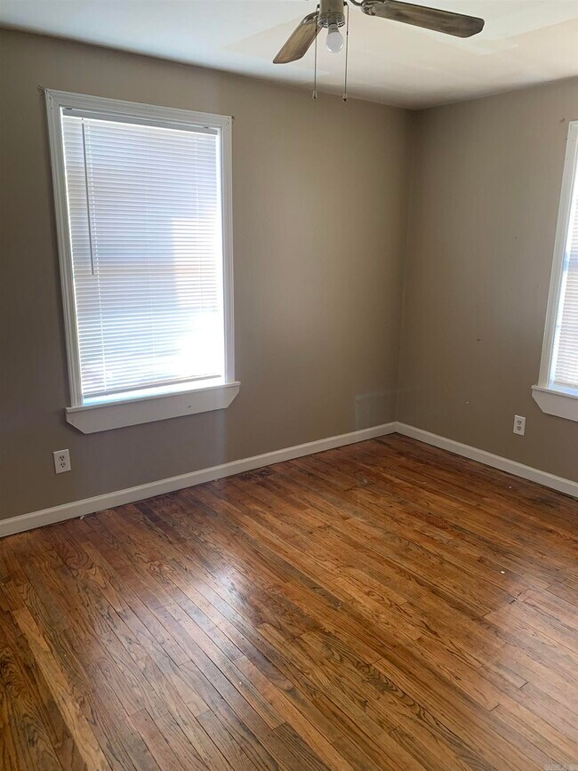 216 Curtis Sykes Dr in North Little Rock, AR - Foto de edificio - Building Photo