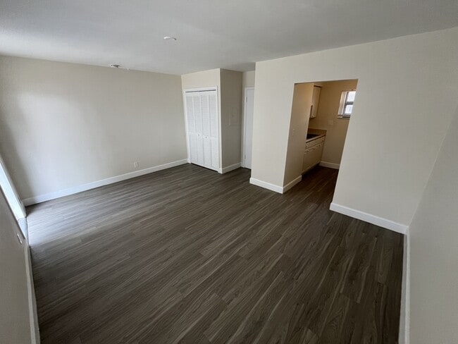 1150 W Blue Heron Blvd in Riviera Beach, FL - Building Photo - Building Photo
