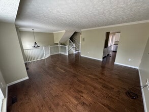 1713 Michael Dr in Pittsburgh, PA - Building Photo - Building Photo
