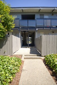 Holiday Gardens Apartments photo'